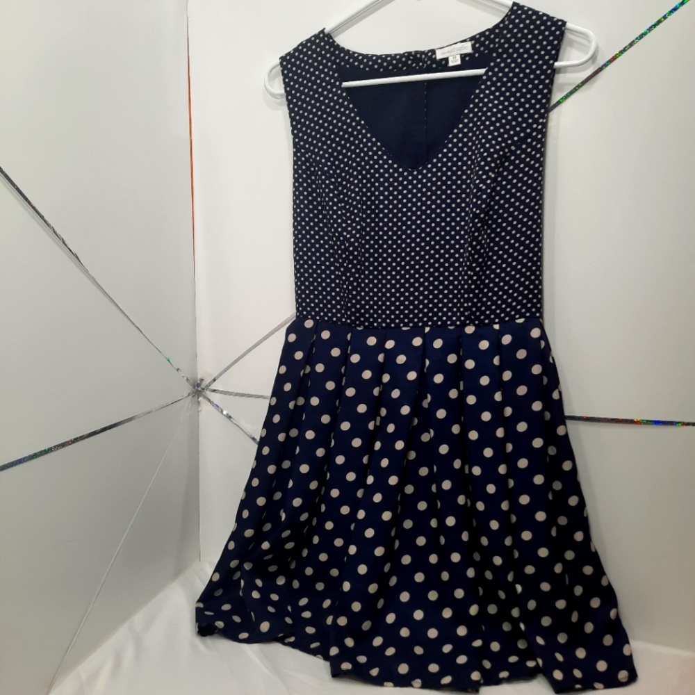 💗 $5 in BUNDLE💗 Polka Dot V-Neck Sleeveless Cutout Dr…